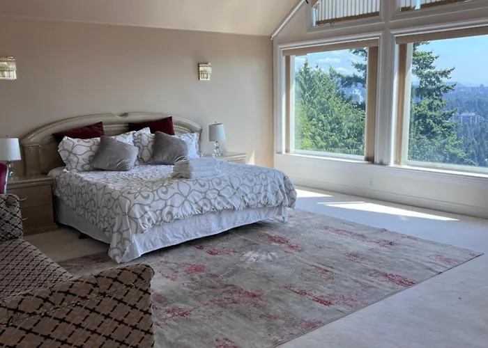 West Vancouver Luxury Home